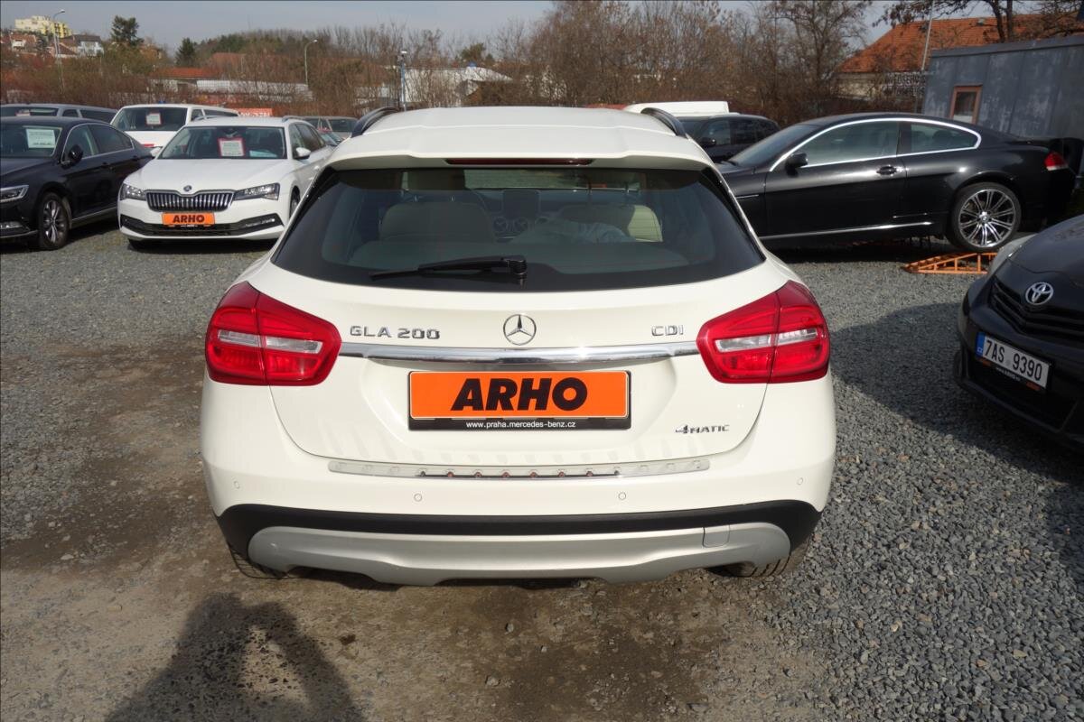 Mercedes-Benz GLA SUV / Terénní 2,1 l 100 kw