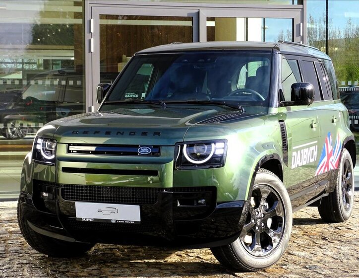 Land Rover Defender 1