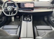 BMW i5 Sedan / Limuzína 1,0 442 kw