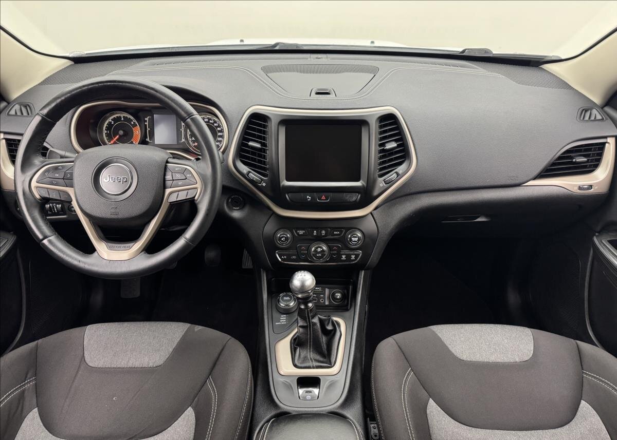 Jeep Cherokee SUV / Terénní 2,0 l 103 kw