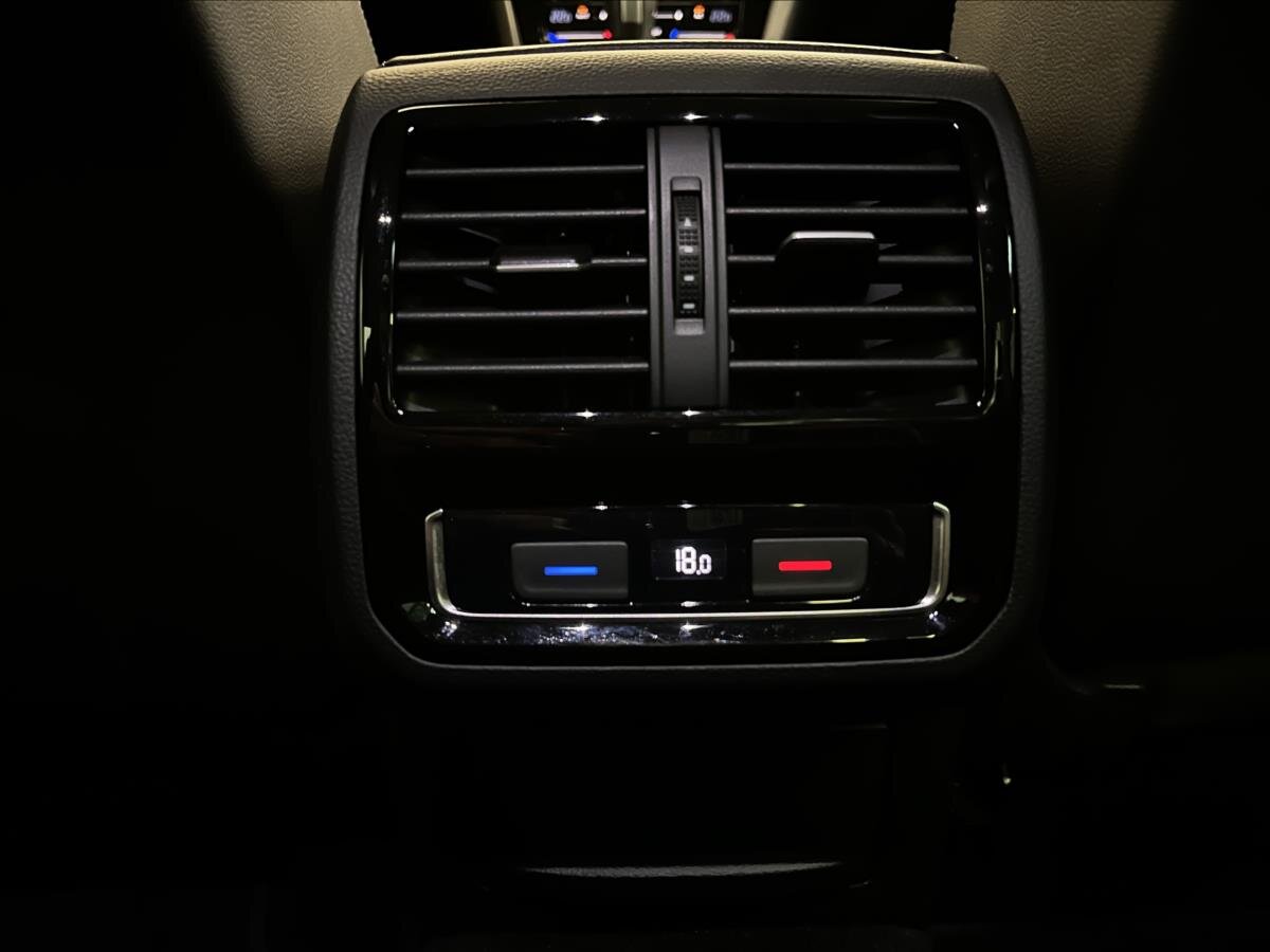 Volkswagen Passat Sedan / Limuzína 1,5 l 110 kw