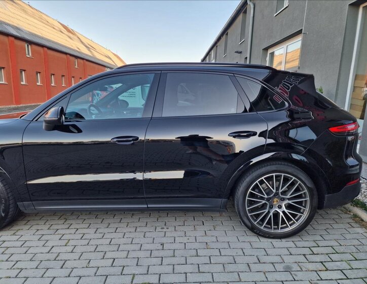Porsche Cayenne SUV 3,0 l 250 kw