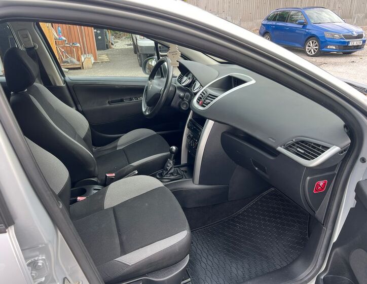 Peugeot 207 8