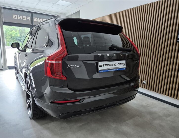 Volvo XC90 SUV / Terénní 2,0 l 180 kw