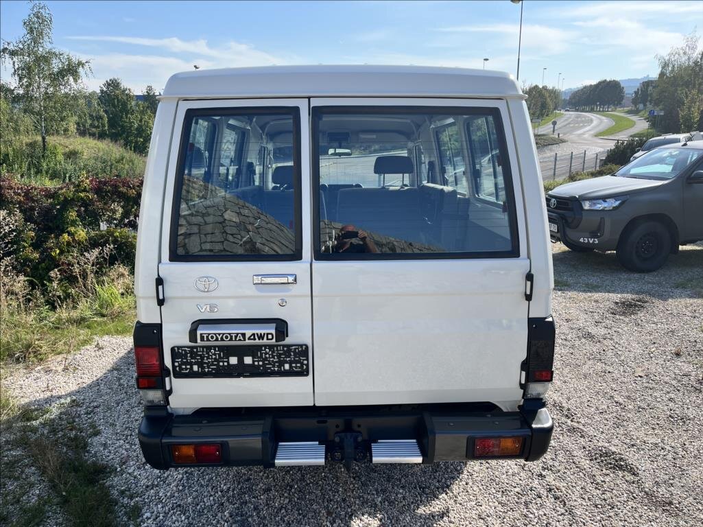 Toyota Land Cruiser Ostatní 4,0 l 167 kw