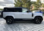 Land Rover Defender 11
