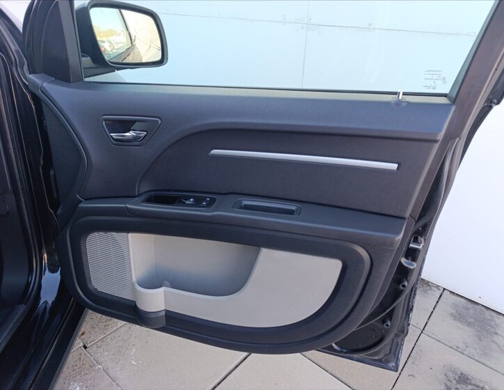 Dodge Journey SUV 2,0 l 103 kw