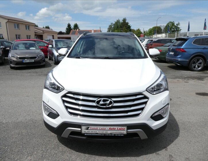 Hyundai Grand Santa Fe 2