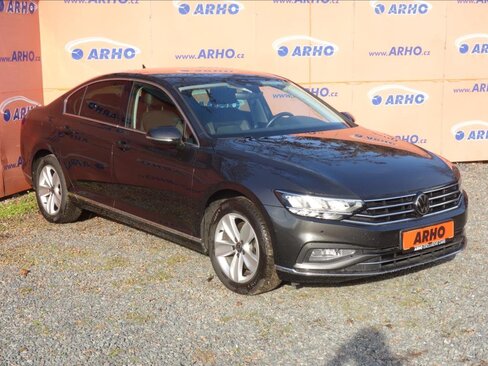 Volkswagen Passat Sedan / Limuzína 2,0 l 110 kw