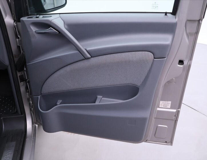 Mercedes-Benz Viano 11