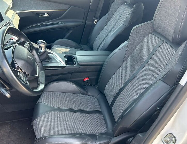 Peugeot 3008 SUV / Terénní 1,5 l 96 kw