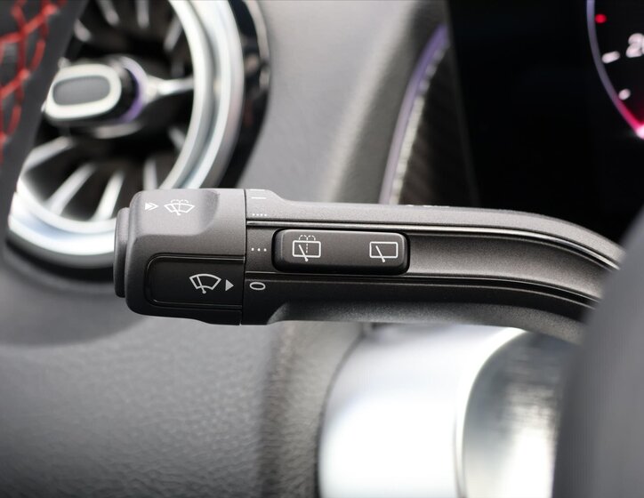 Mercedes-Benz GLB 27