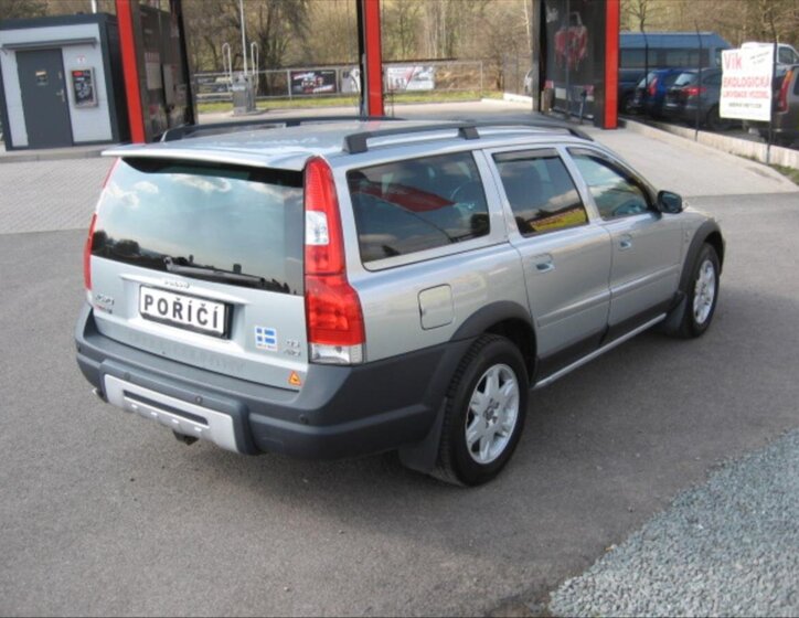 Volvo XC70 Kombi 2,4 l 136 kw
