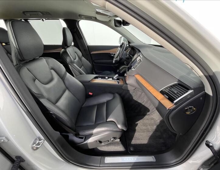 Volvo XC90 17