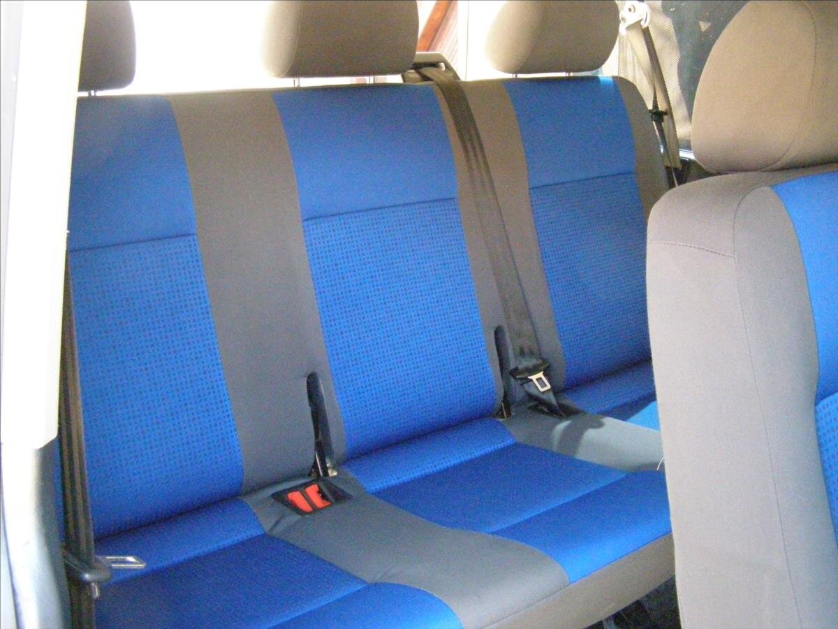 Volkswagen Caravelle MPV 2,5 l 128 kw