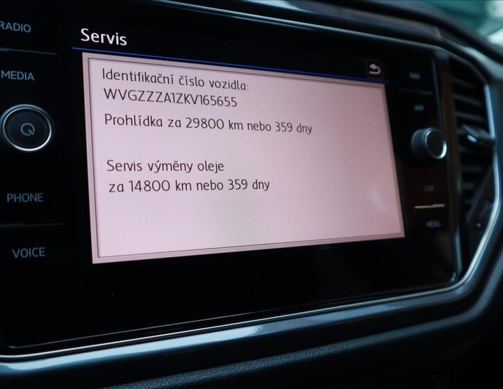 Volkswagen T-Roc CUV / Crossover 1,5 l 110 kw