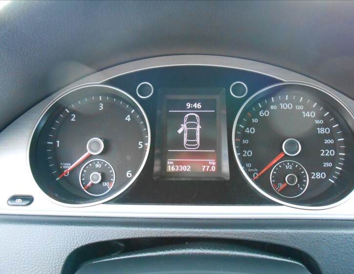 Volkswagen Passat CC 11