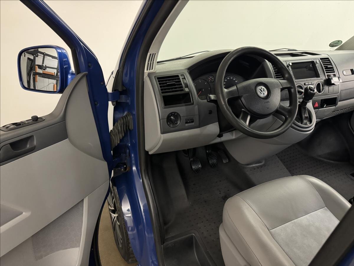 Volkswagen Transporter Kombi 2,5 l 96 kw