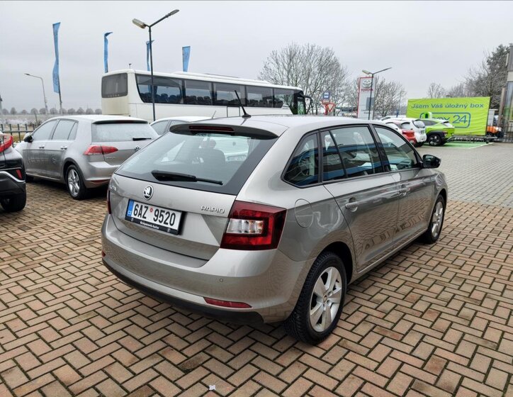 Škoda Rapid Hatchback 999,0 81 kw
