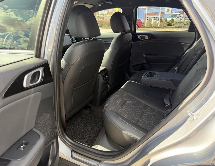 KIA XCeed CUV / Crossover 1,6 l 132 kw