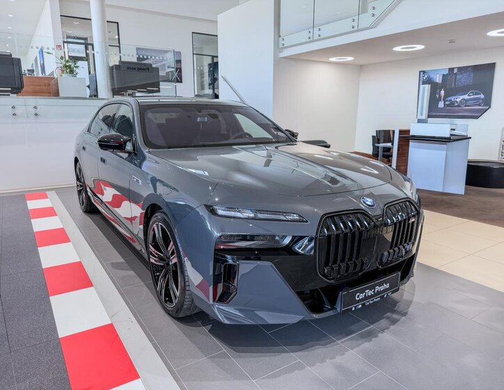 BMW Řada 7 Sedan / Limuzína 3,0 l 420 kw