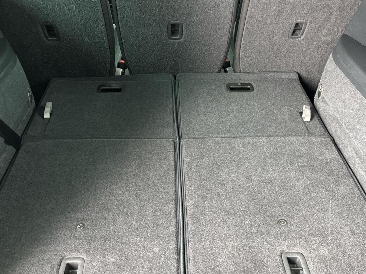 Volkswagen Sharan MPV 2,0 l 103 kw