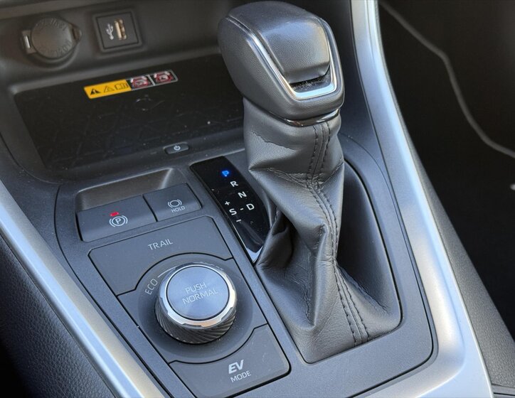 Toyota RAV4 SUV / Terénní 2,5 l 131 kw