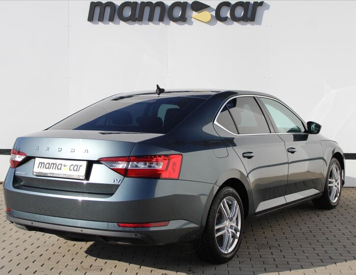 Škoda Superb Liftback 1,4 l 160 kw