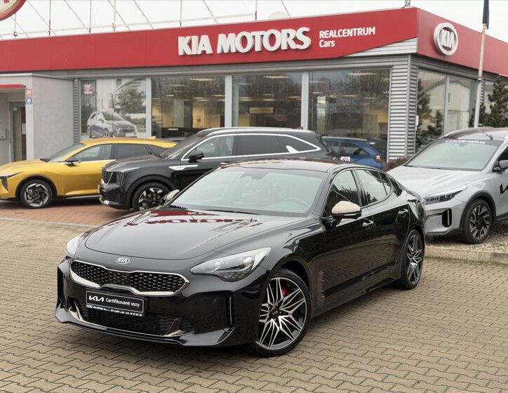 KIA Stinger Hatchback 3,3 l 269 kw