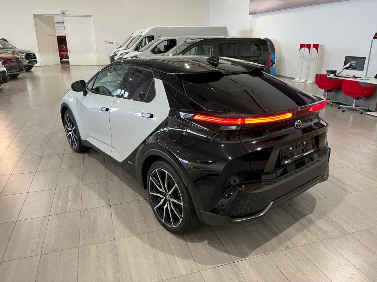 Toyota C-HR SUV 2,0 l 144 kw