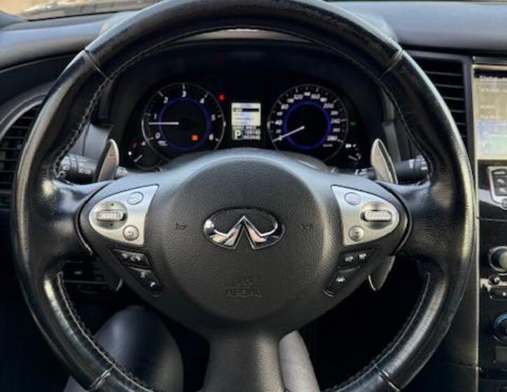 Infiniti FX30 10