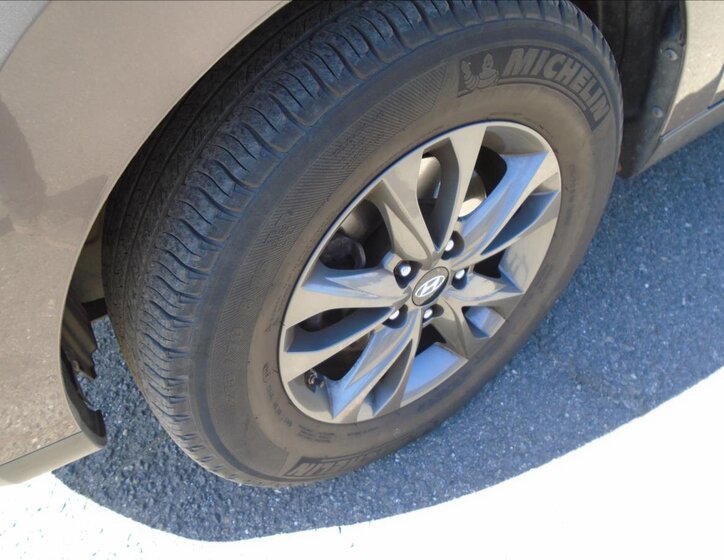 Hyundai ix35 SUV / Terénní 1,6 l 99 kw