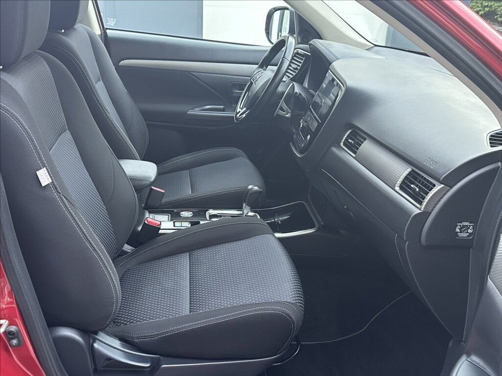 Mitsubishi Outlander SUV / Terénní 2,3 l 110 kw