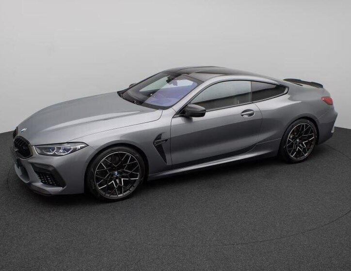 BMW M8 Kupé 4,4 l 460 kw