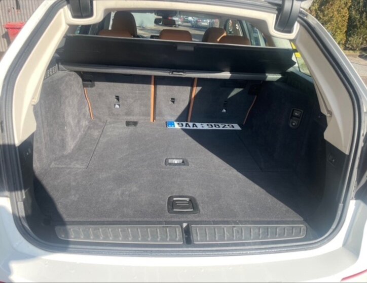 BMW Řada 5 Kombi 3,0 l 210 kw