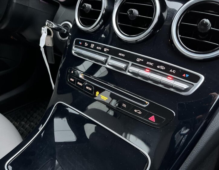 Mercedes-Benz Třídy C Sedan 2,1 l 100 kw