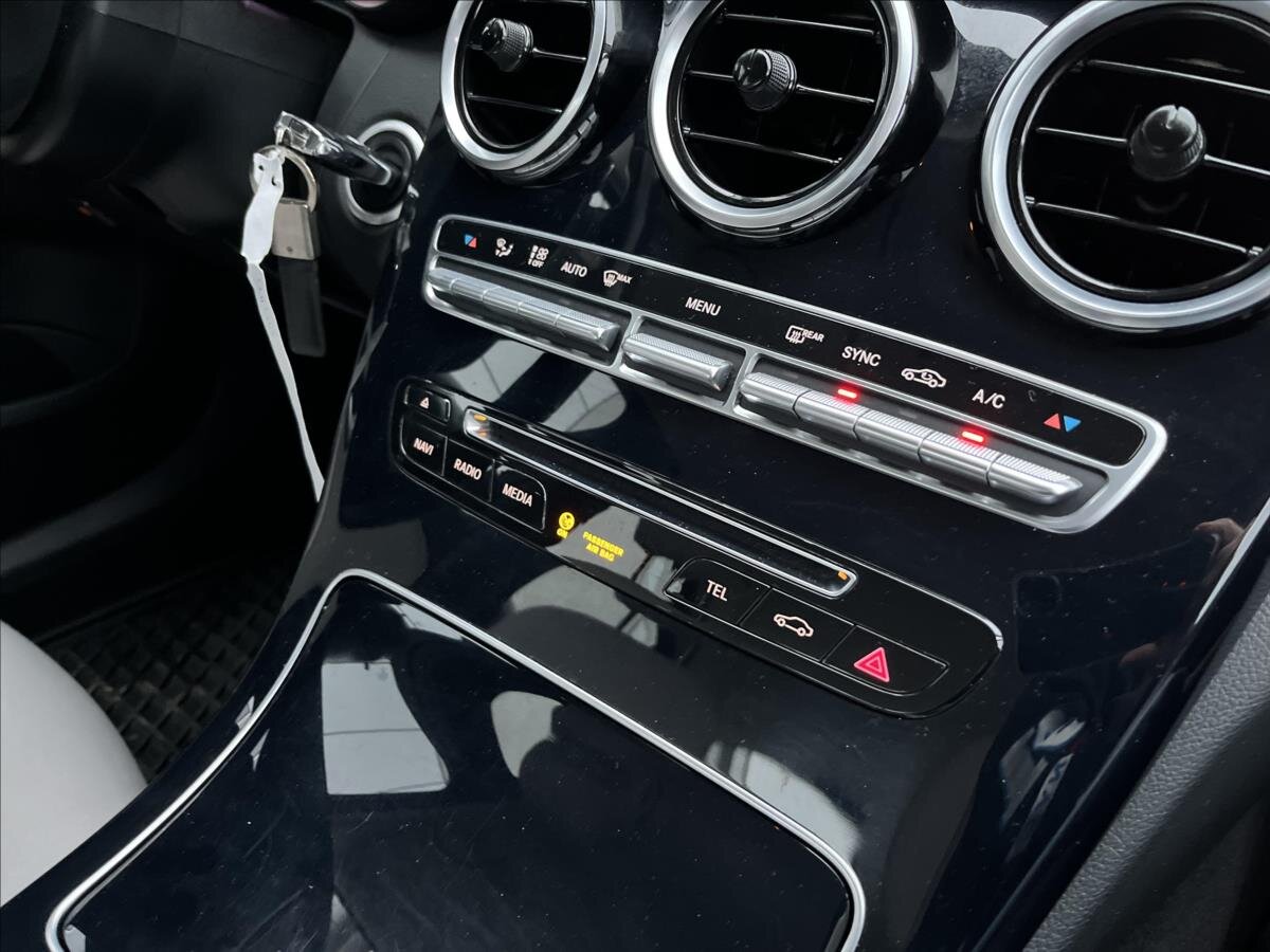 Mercedes-Benz Třídy C Sedan 2,1 l 100 kw