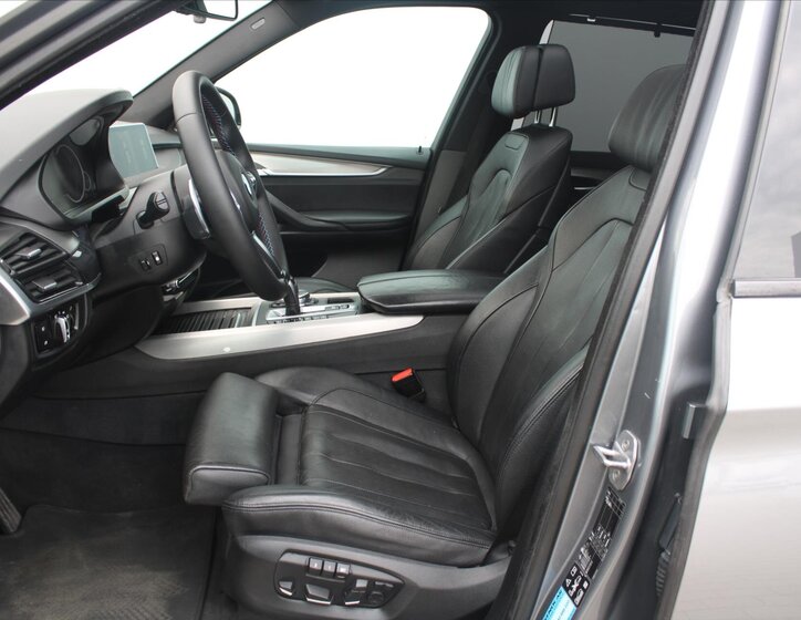 BMW X5 SUV 3,0 l 280 kw