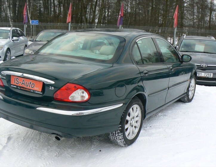 Jaguar X-Type 4