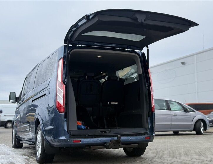 Ford Tourneo Custom 12