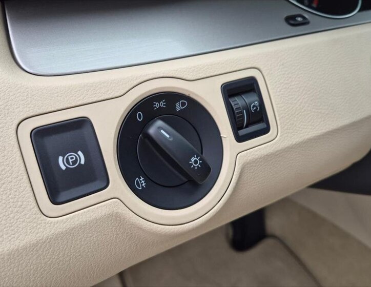 Volkswagen Passat Sedan / Limuzína 2,0 l 147 kw