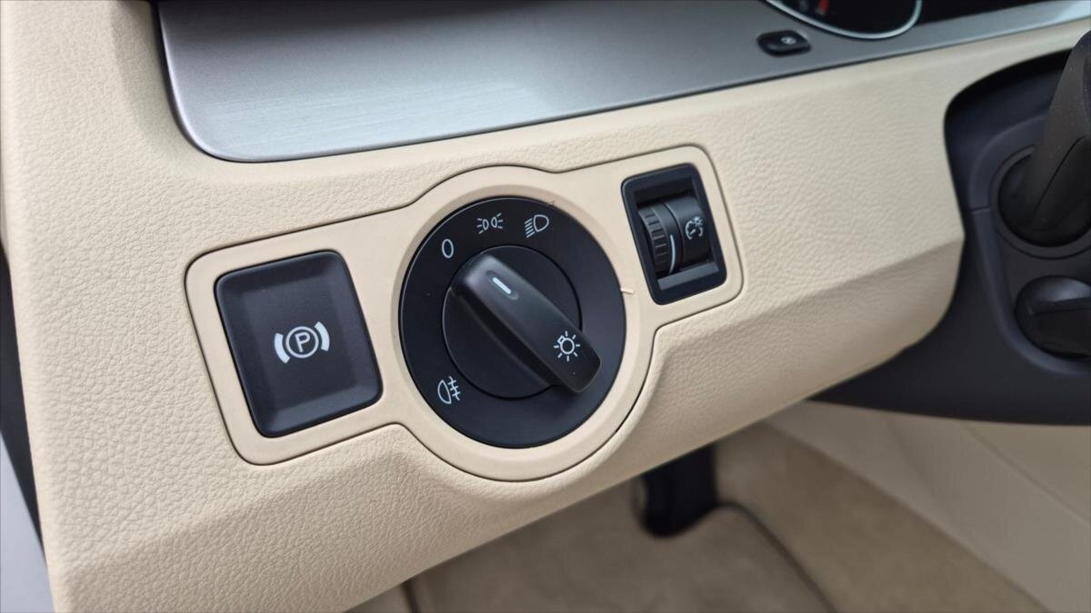 Volkswagen Passat Sedan / Limuzína 2,0 l 147 kw