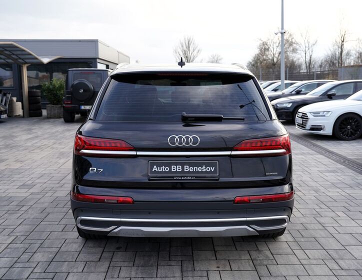 Audi Q7 5