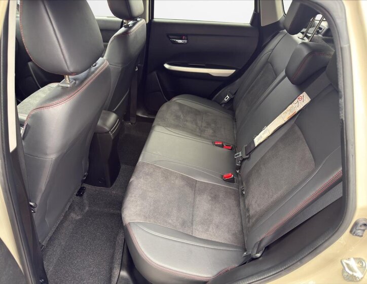 Suzuki Vitara SUV / Terénní 1,4 l 103 kw