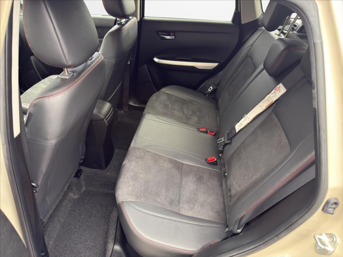 Suzuki Vitara SUV / Terénní 1,4 l 103 kw