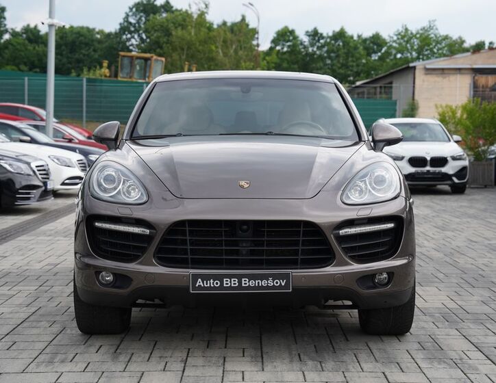 Porsche Cayenne 1