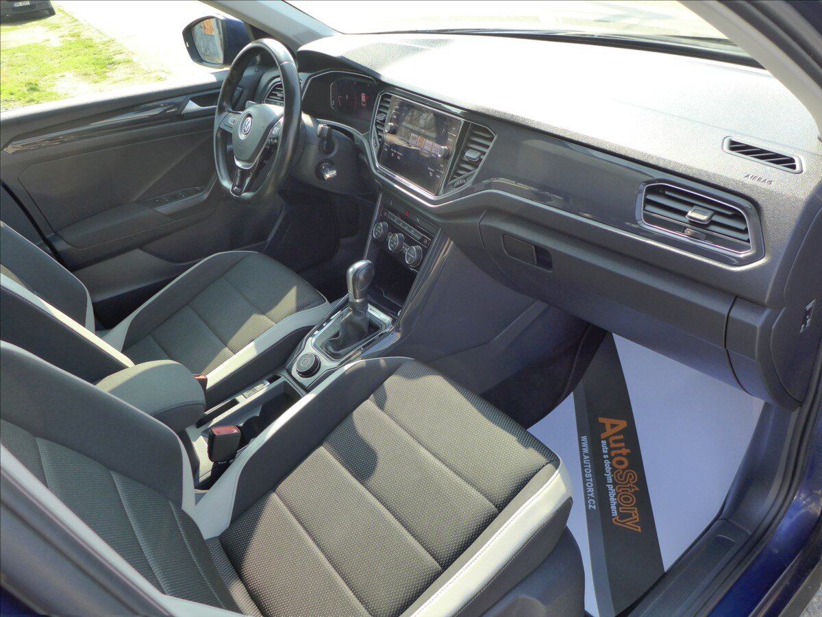 Volkswagen T-Roc SUV / Terénní 2,0 l 110 kw