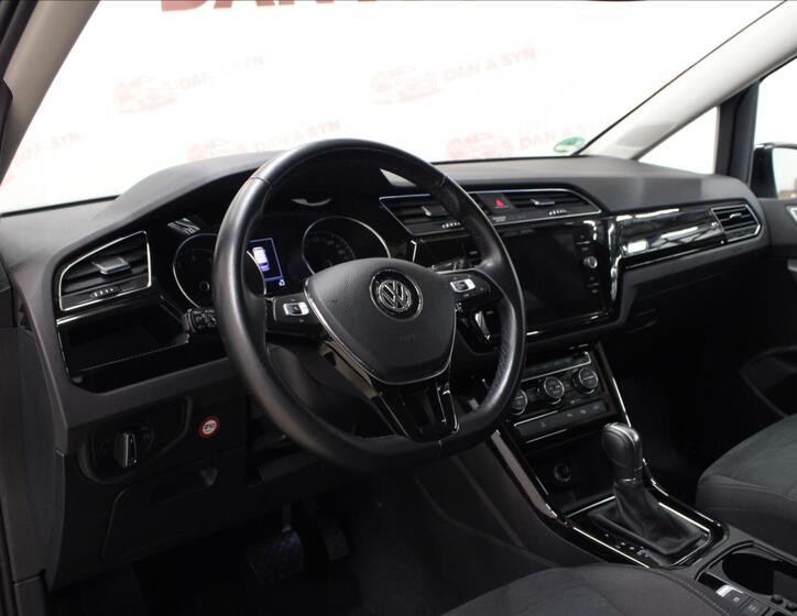 Volkswagen Touran 10