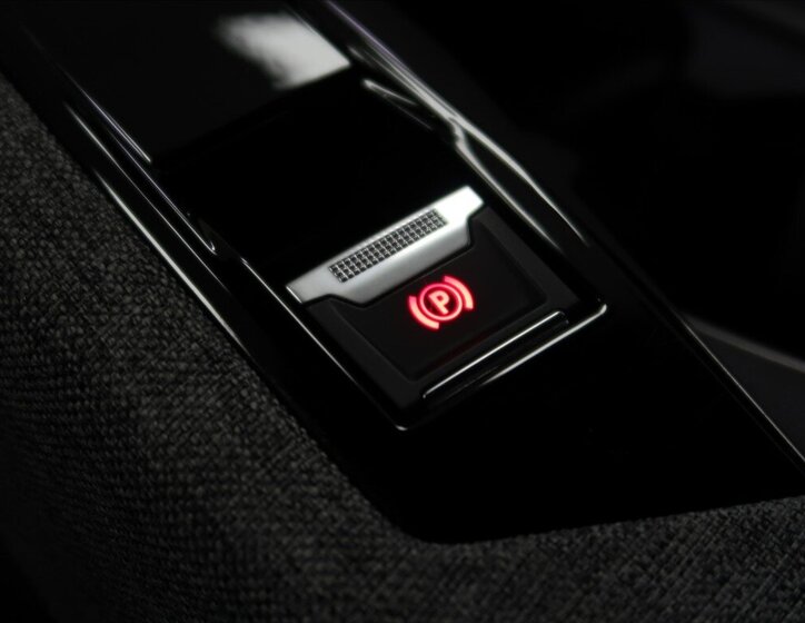 Peugeot 3008 SUV / Terénní 1,2 l 100 kw