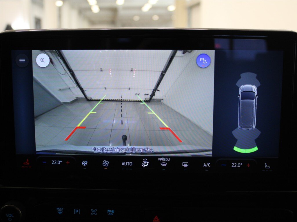 Ford Tourneo Custom MPV 2,0 l 125 kw